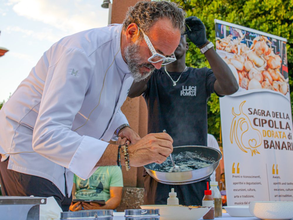 Sagra_cipolla_dorata_banari_chef_pomata_cooking_show_photo_dethinkers_consulting