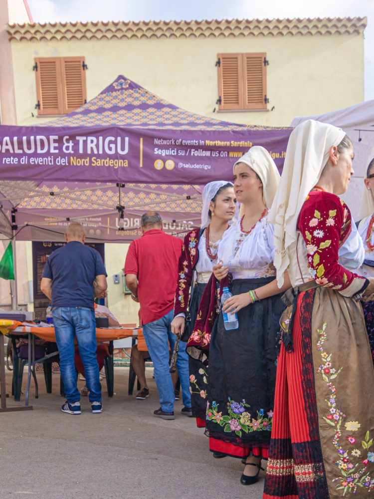 Sagra_cipolla_dorata_banari_salude&trigu_photo_dethinkers_consulting